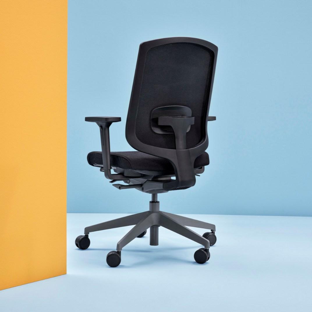 Freeflex Mesh Task Chair With Black Components