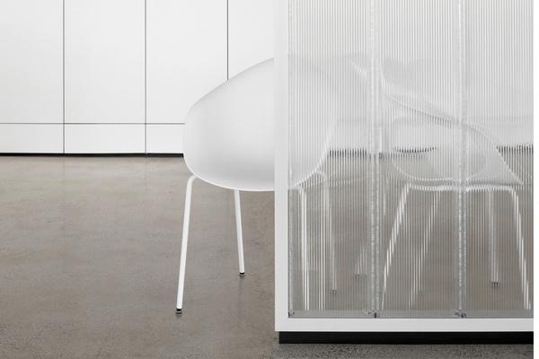 KIN302 Kin Tub Chair With 4 Leg Frame