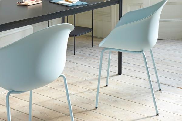 KIN302 Kin Tub Chair With 4 Leg Frame