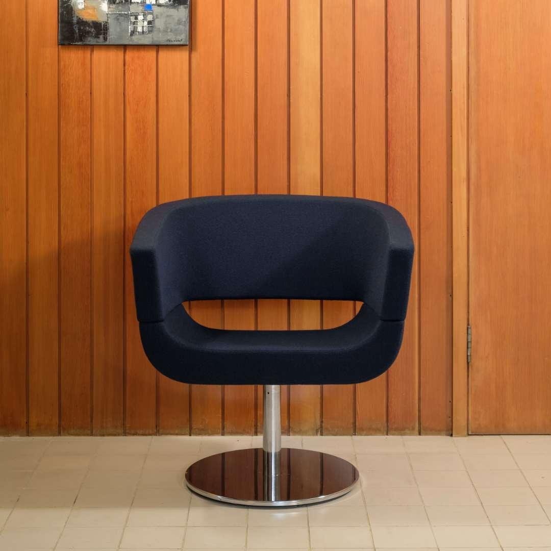 A820 Lola Chair With Swivel Base