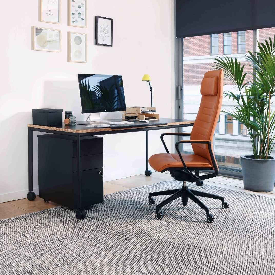 QDS240G QDOS High Back With Polished Components, 4 Star Base With Glides