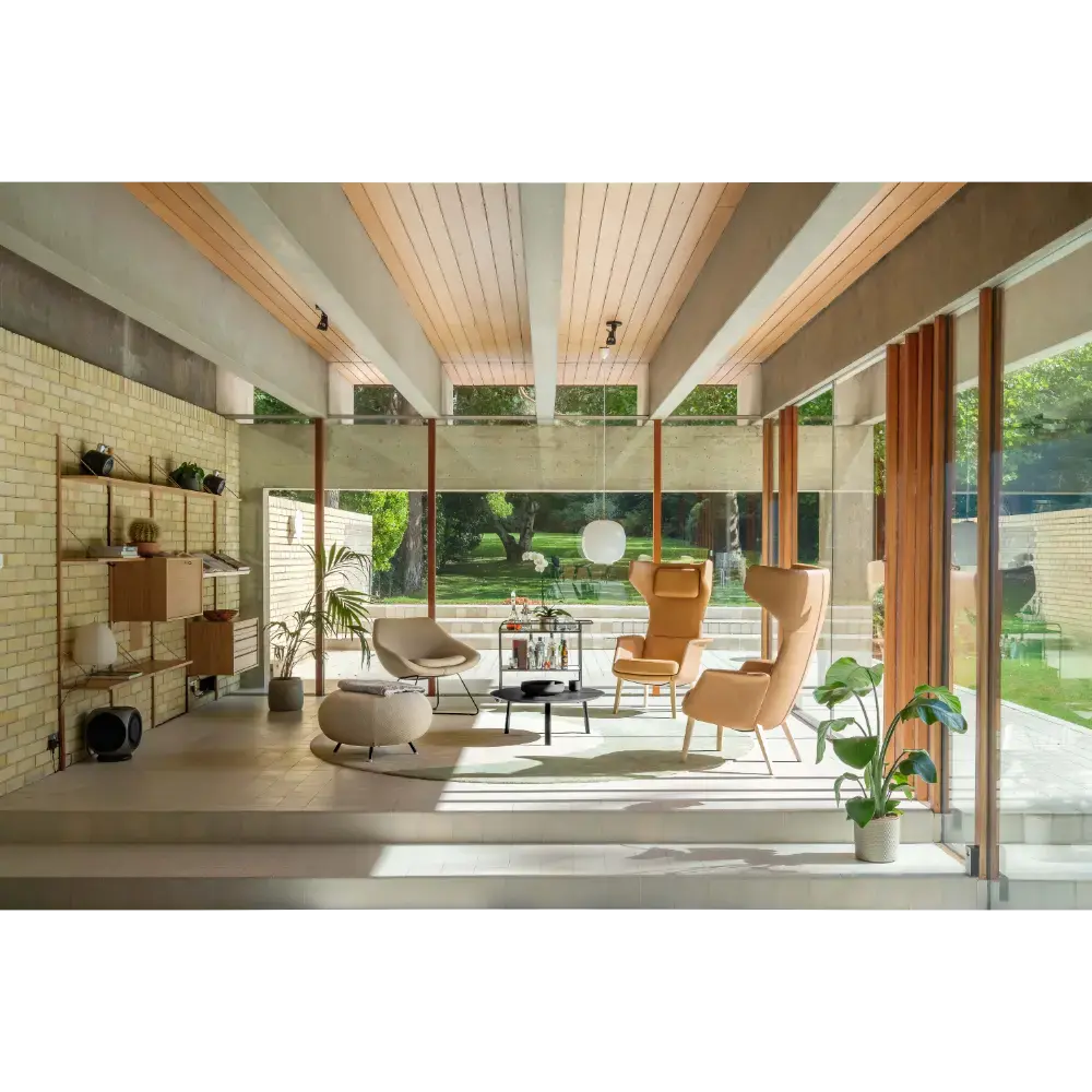 TAR403 Tarry Wing Lounge Chair With Wooden Legs