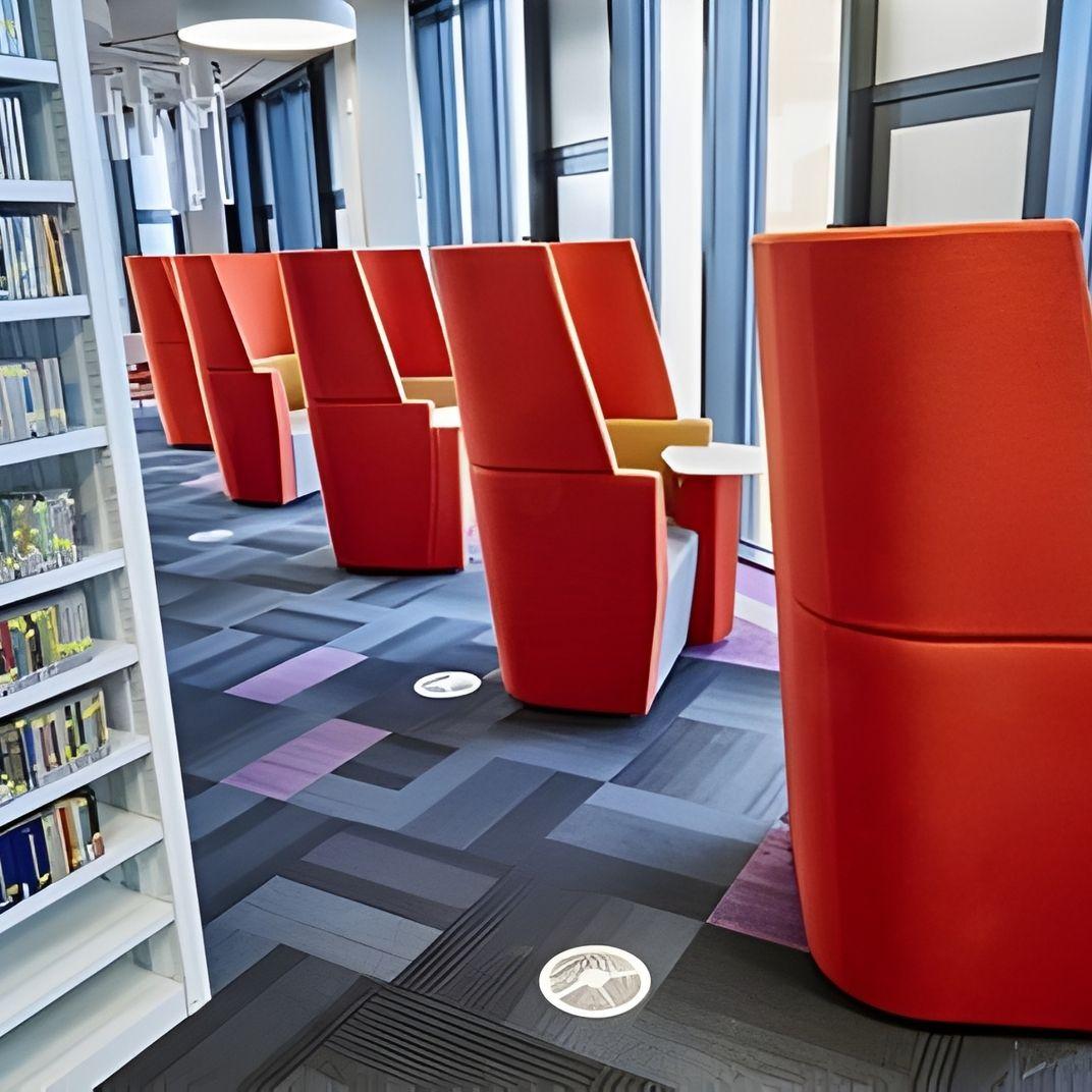 AD - 102 LT - Away From The Desk Single Seat Unit and Screen with LH integrated tablet