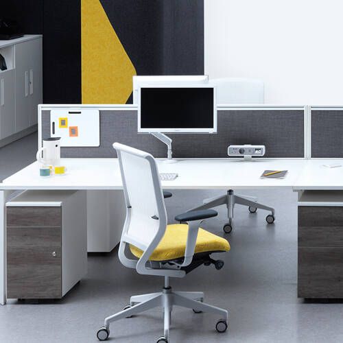 USHA06 Universal Desktop Screen with Standard Top Rail for Back to Back Height Adjustable Desks - Various Sizes Available